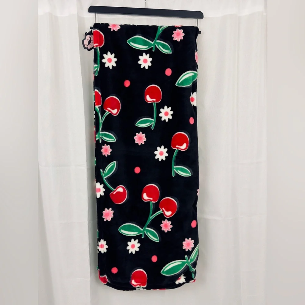 Betsey Johnson Thick Ultra Soft  Luxurious Black with Cherry  Blossoms Throw NWT